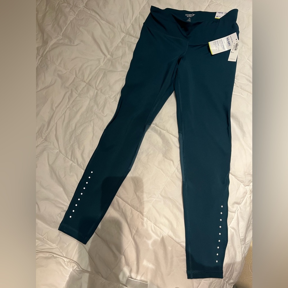Old Navy “Go Dry” Mid-rise leggings